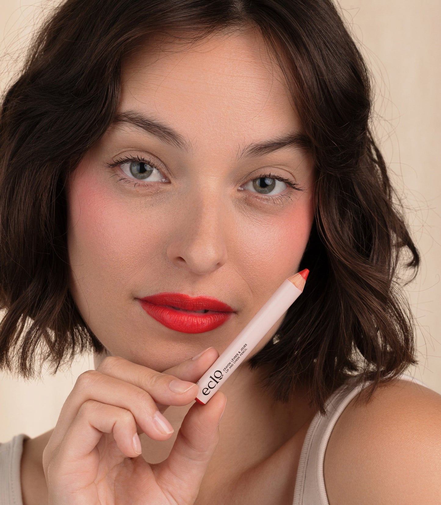 Crayon 3-en-1 Couleur & Soin 001 Rouge Coquelicot