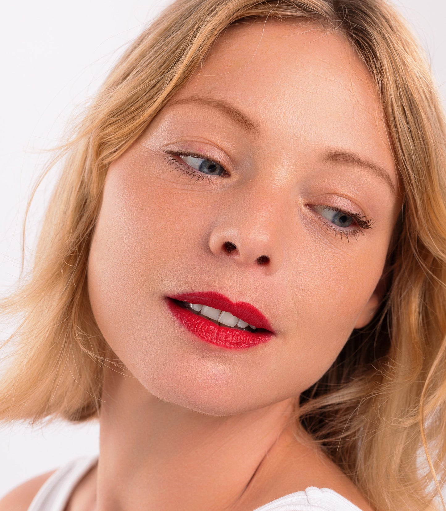 Crayon 3-en-1 Couleur & Soin 002 Rouge Kiss