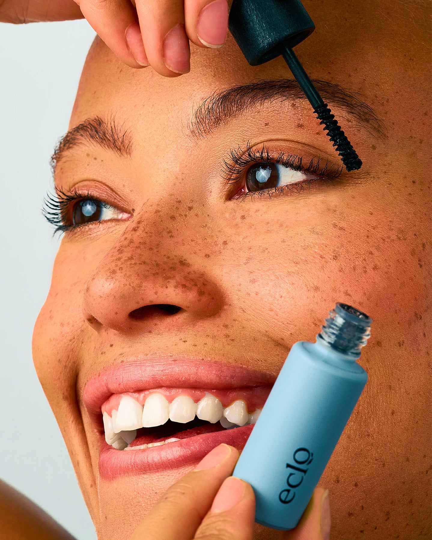 Duo Mascara Soin et Crayon Yeux : Regard Noir Profond